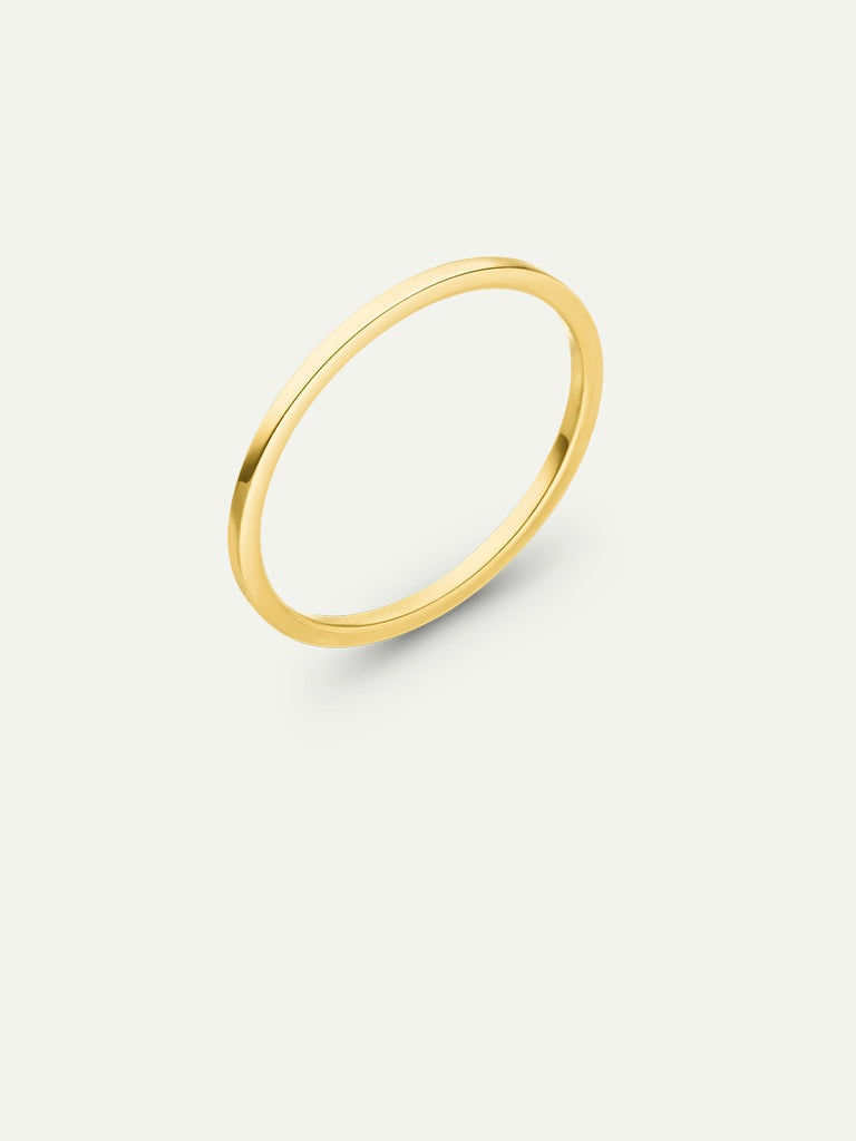 Nachhaltiger 14k Echtgold Ring "Ignite" Nahaufnahme stehend