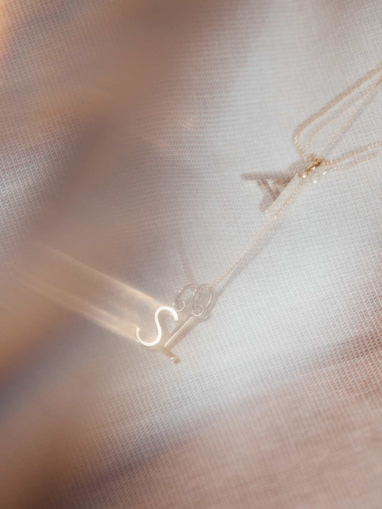 Kette mit Buchstaben Gold | 14k Echtgold von DEAR DARLING BERLIN