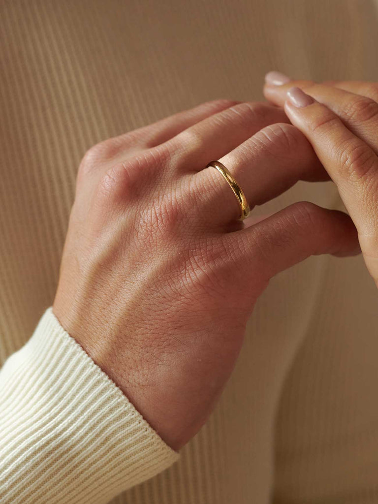 Nachhaltiger Ehering für Sie und Ihn | Echtgold & breit von DEAR DARLING BERLIN