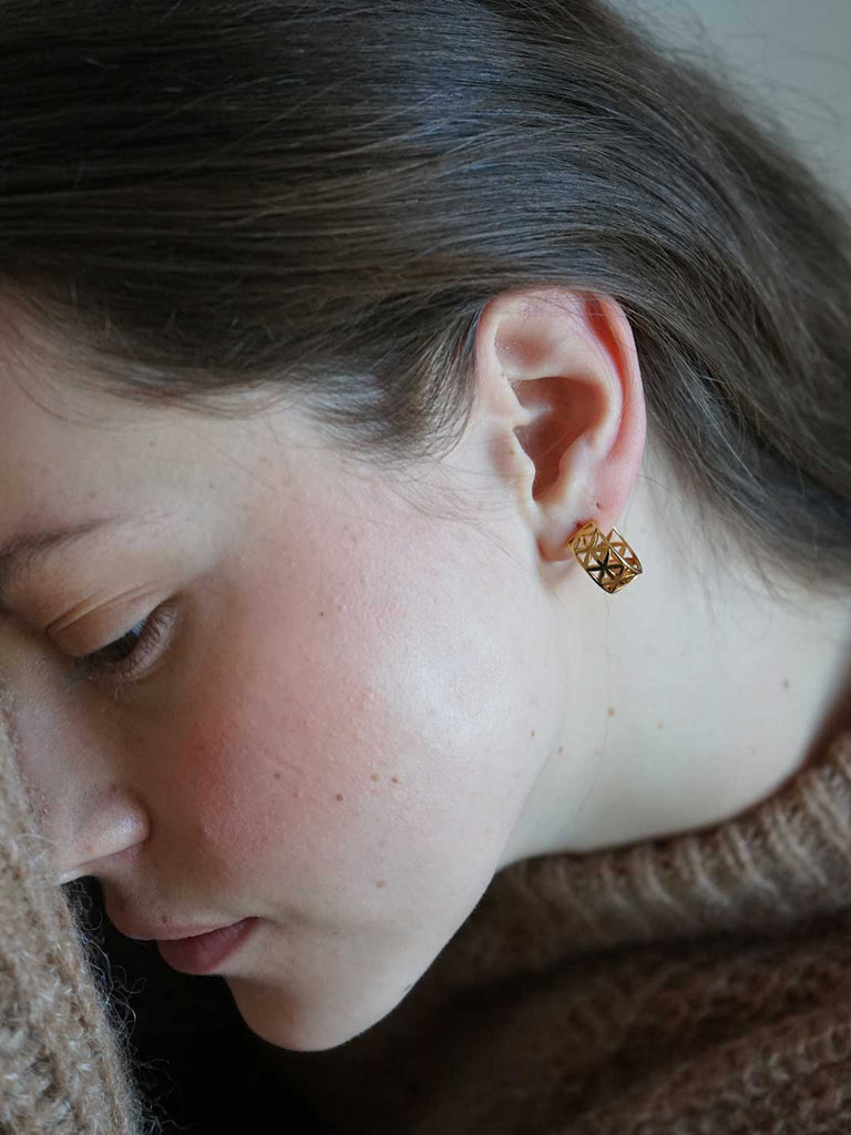 Nachhaltige Creole Aubrey | 18k Vergoldung von DEAR DARLING BERLIN