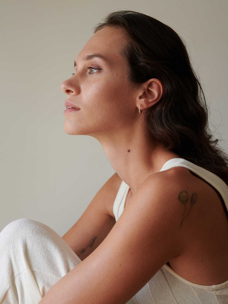 Lab Grown Diamond Huggies | 14k Echtgold | Diamant Creolen aus Gold von DEAR DARLING BERLIN