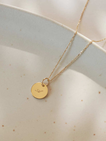 Anhänger mit Gravur Stella | Personalisierbar | 14k Gold von DEAR DARLING BERLIN
