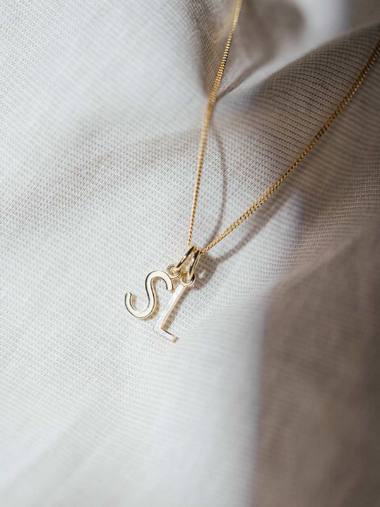 Anhänger mit Buchstaben | 14k Echtgold von DEAR DARLING BERLIN