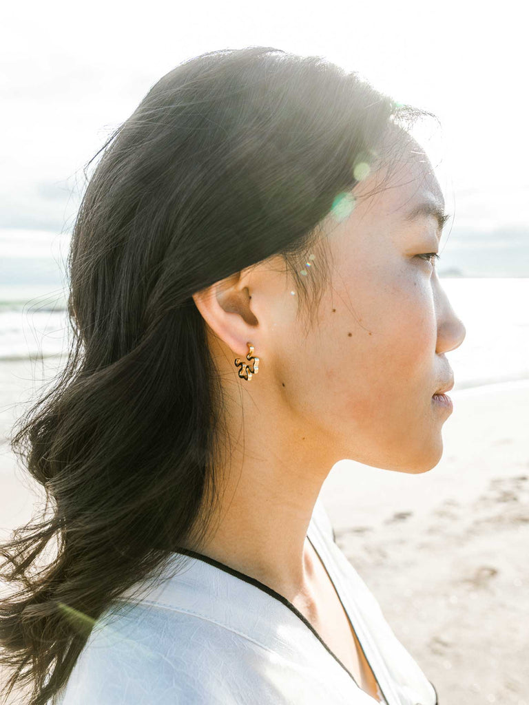 Nachhaltige Love Clover Creolen | Kleeblatt Ohrringe von DEAR DARLING BERLIN