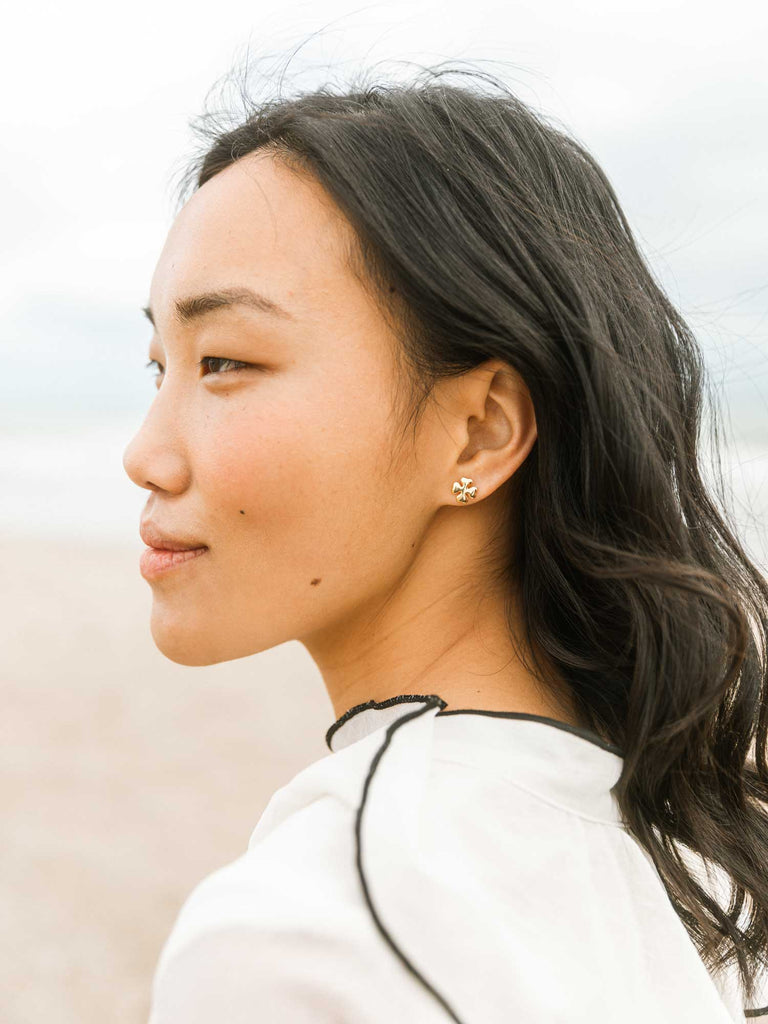 Nachhaltige Love Clover Ohrstecker | Kleeblatt Ohrringe von DEAR DARLING BERLIN