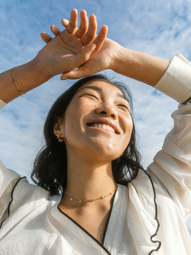 Mini Love Clover Halskette | Kleeblatt Kette | Glücksbringer von DEAR DARLING BERLIN