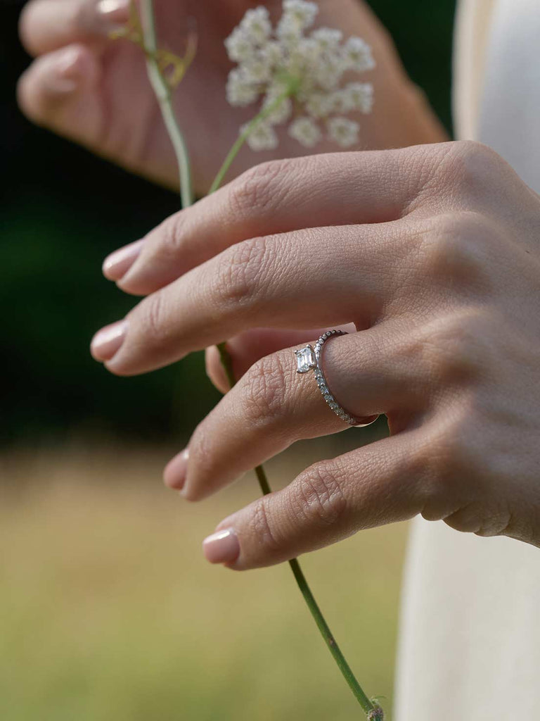 Verlobungsring mit Lab Grown Diamant Emerald | Alara Luxe von DEAR DARLING BERLIN