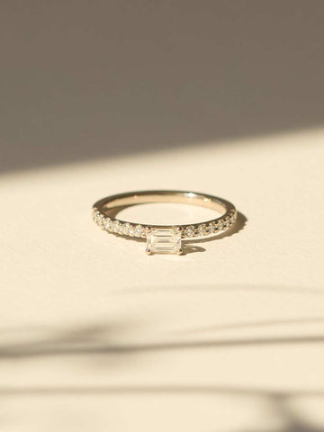 Verlobungsring mit Lab Grown Diamant Emerald | Alara Luxe von DEAR DARLING BERLIN
