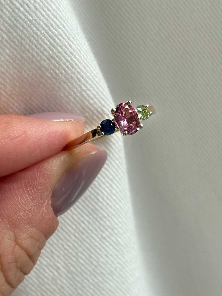 Ring Suri | Trilogy Goldring mit Diamanten | Personalisierbar von DEAR DARLING BERLIN