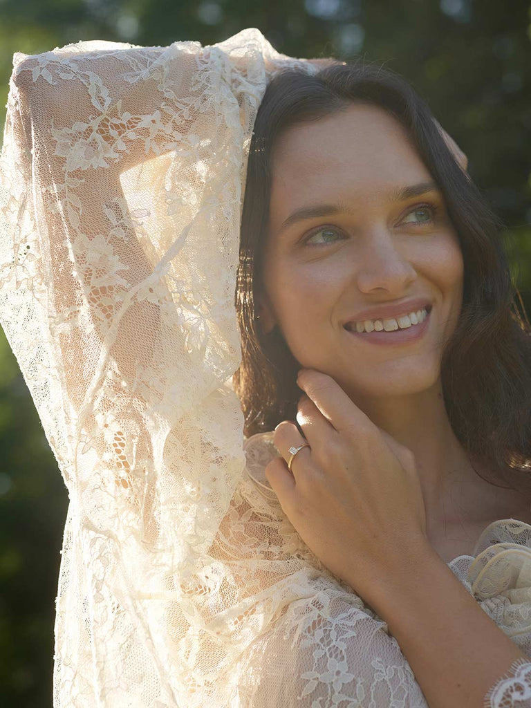 Verlobungsring mit Lab Grown Emerald Diamant | Ring Ava von DEAR DARLING BERLIN