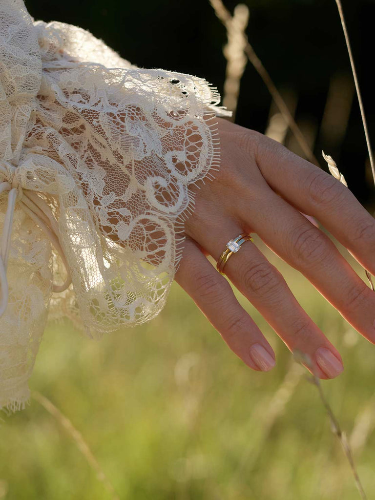 Verlobungsring mit Lab Grown Emerald Diamant | Ring Ava von DEAR DARLING BERLIN