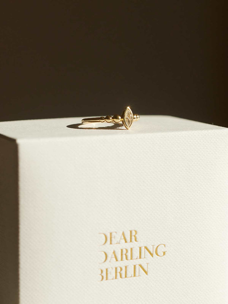 Ring Isla | Verlobungsring mit Marquise Lab Grown Diamant von DEAR DARLING BERLIN