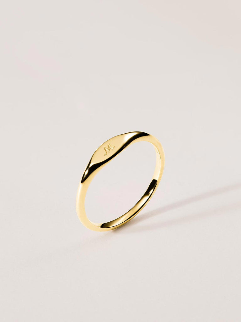 Signet Ring Becca | Personalisierbar | Siegelring Damen Gold von DEAR DARLING BERLIN