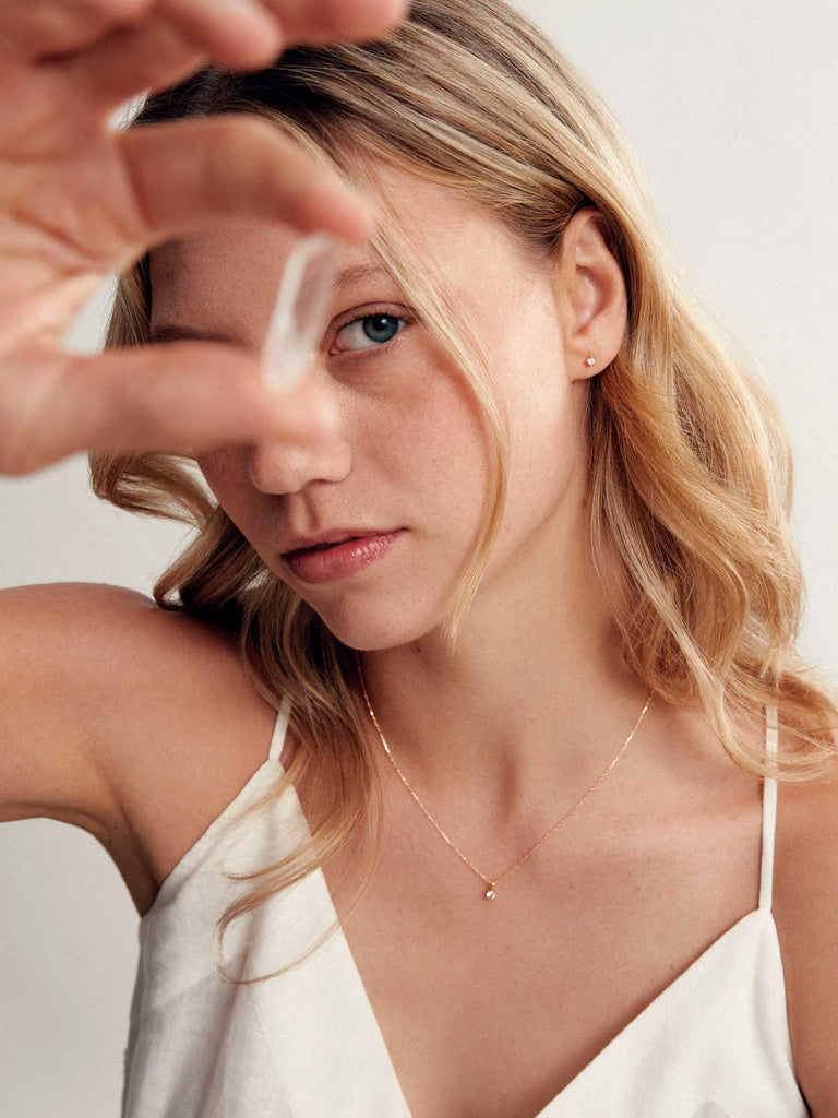 Geburtsstein April Ohrringe | 14k Echtgold & Bergkristall von DEAR DARLING BERLIN