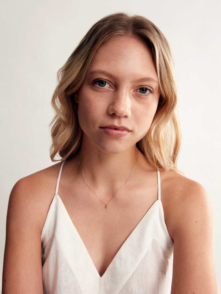 Geburtsstein August Halskette | 14k Echtgold & Peridot  von DEAR DARLING BERLIN