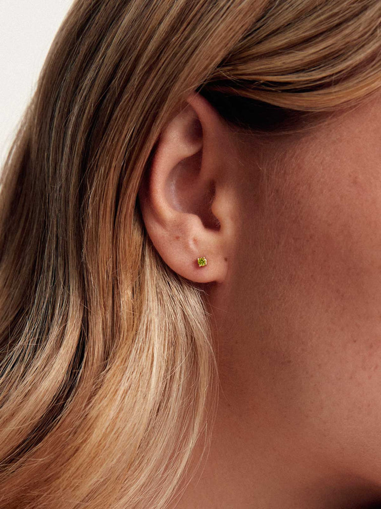 Geburtsstein August Ohrringe | 14k Echtgold & Peridot von DEAR DARLING BERLIN