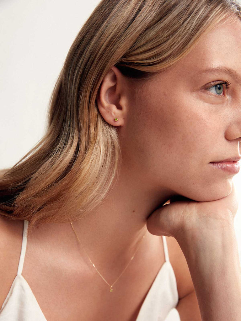 Geburtsstein August Ohrringe | 14k Echtgold & Peridot von DEAR DARLING BERLIN