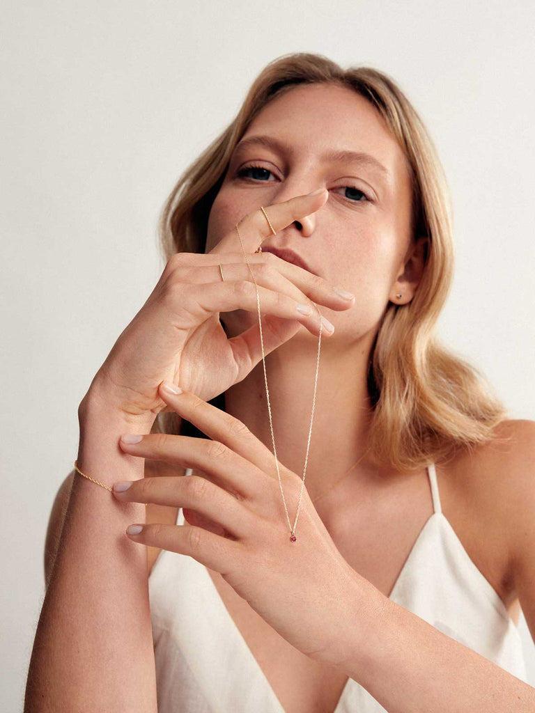 Geburtsstein Juli Halskette | 14k Echtgold & Rubin von DEAR DARLING BERLIN