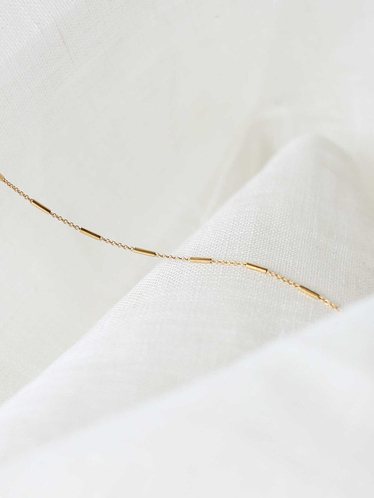 Zarte Halskette mit Stäbchen | Filigrane Kette von DEAR DARLING BERLIN