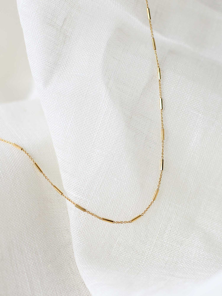 Zarte Halskette mit Stäbchen | Filigrane Kette von DEAR DARLING BERLIN