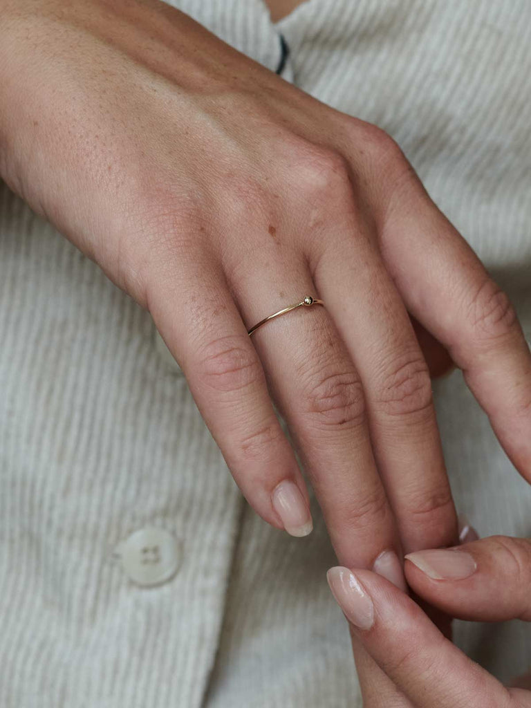 Nachhaltiger 14k Echtgold Vibrant Gold Pearl Ring von DEAR DARLING BERLIN