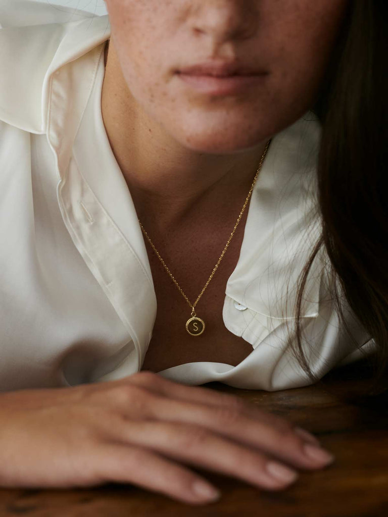 Personalisierbarer Anhänger | 14k Echtgold | Mit Gravur von DEAR DARLING BERLIN