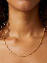 Model Detailaufnahme Halskette Stella Gold