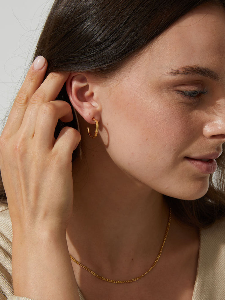 Nachhaltige gedrehte Creolen | Recycletes Material von DEAR DARLING BERLIN