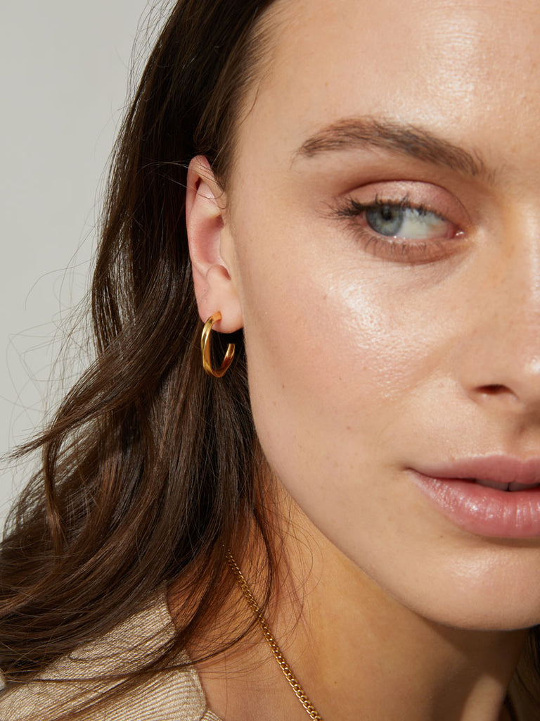 Nachhaltige gedrehte Creolen | Recycletes Material von DEAR DARLING BERLIN