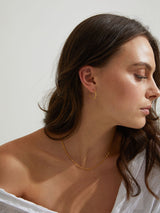 Model Portrait nachhaltige Ohrringe Rosie