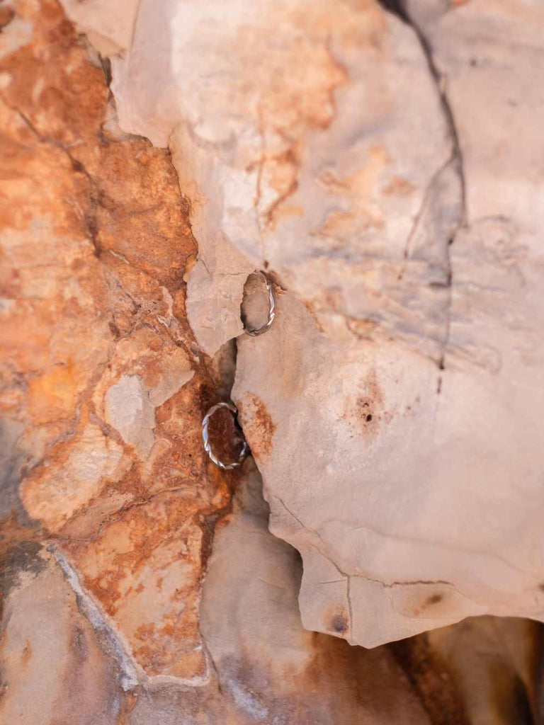 Nachhaltige Elegant Hoop Earrings | Recycletes Material von DEAR DARLING BERLIN