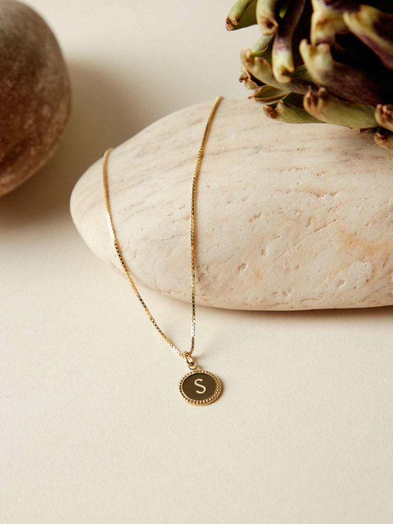 Personalisierbarer Anhänger | 14k Echtgold | Mit Gravur von DEAR DARLING BERLIN