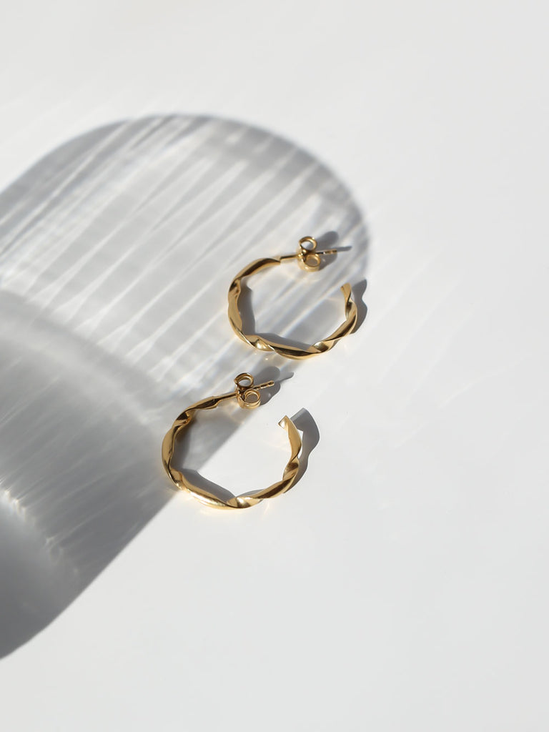 Nachhaltige Elegant Hoop Earrings | Recycletes Material von DEAR DARLING BERLIN